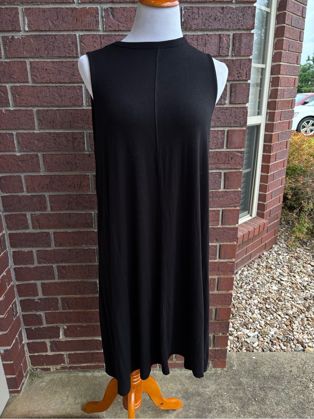 Time and Tru Black Sleeveless Midi Shift Dress